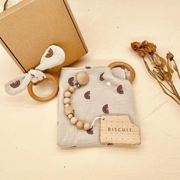 Natürliches Baby-Geschenkset aus Baumwolle und Holz | Perfekt für Neugeborene – Bild 3