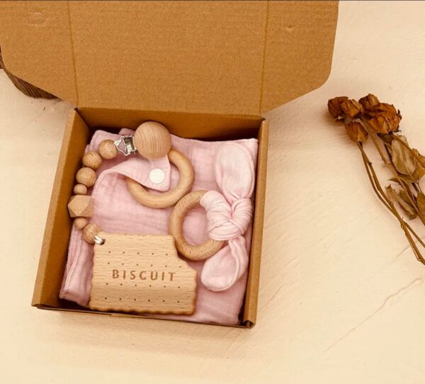 Natürliches Baby-Geschenkset aus Baumwolle und Holz | Perfekt für Neugeborene – Bild 2